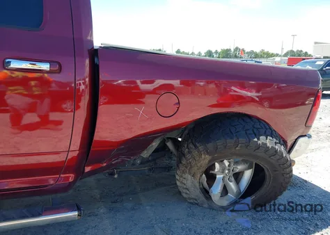 2017 Ram 1500 Slt 4X4 6'4 Box z USA, uszkodzony, nr VIN 1C6RR7GT3HS677122